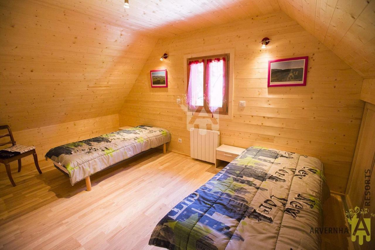 Chalet Des Noisettes Murol Exterior foto